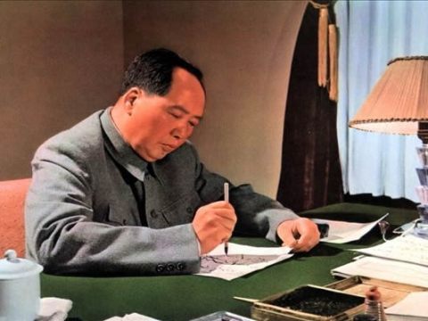 Mao-Zedong-on-table